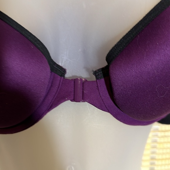 Victoria's Secret Sport Knockout Double Front Close Sports Bra Molded Cups 34B - Picture 6 of 16